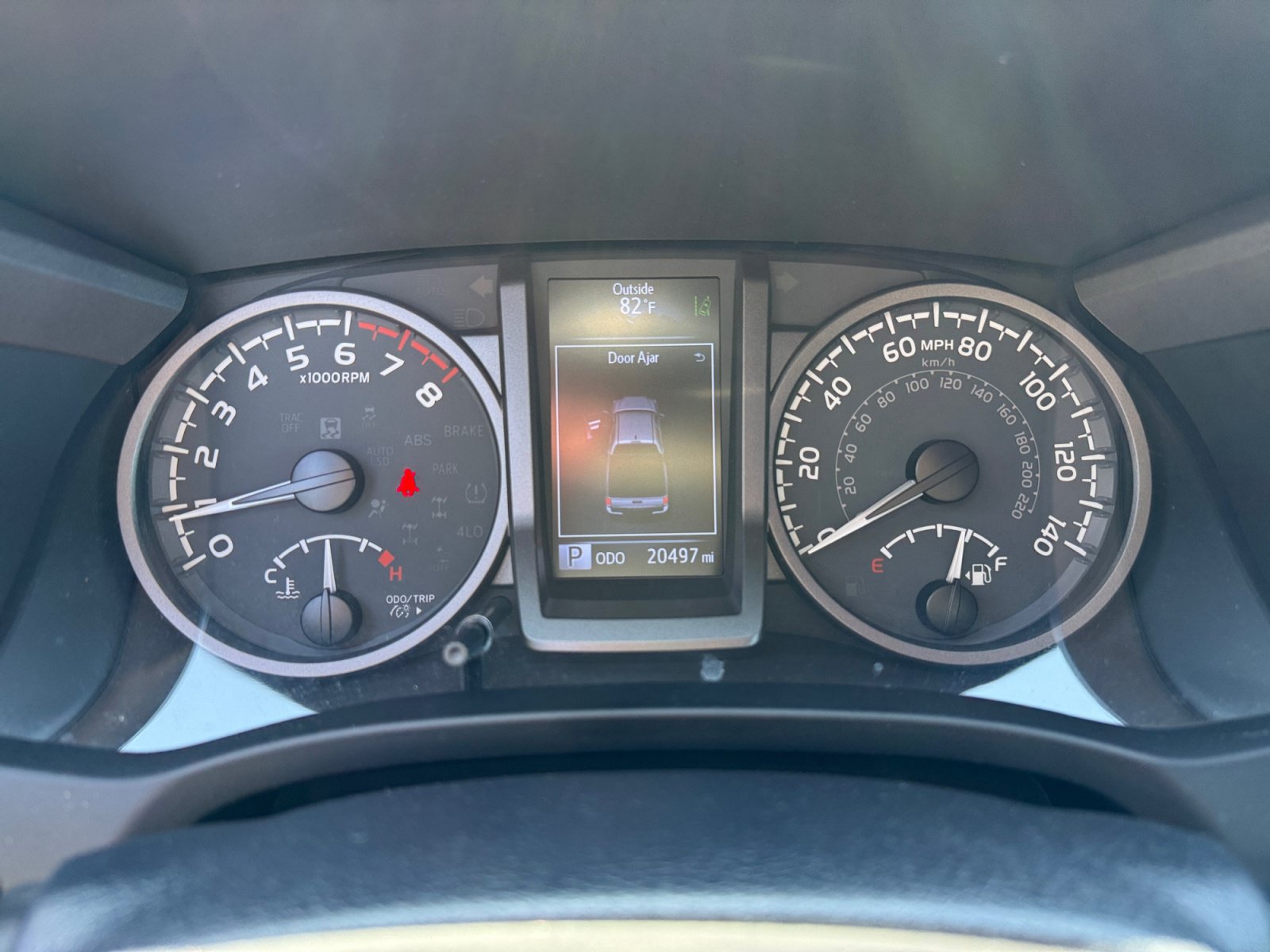 Used 2020 Toyota Tacoma TRD Off-Road w/ Technology Package AWD/4WD image 11