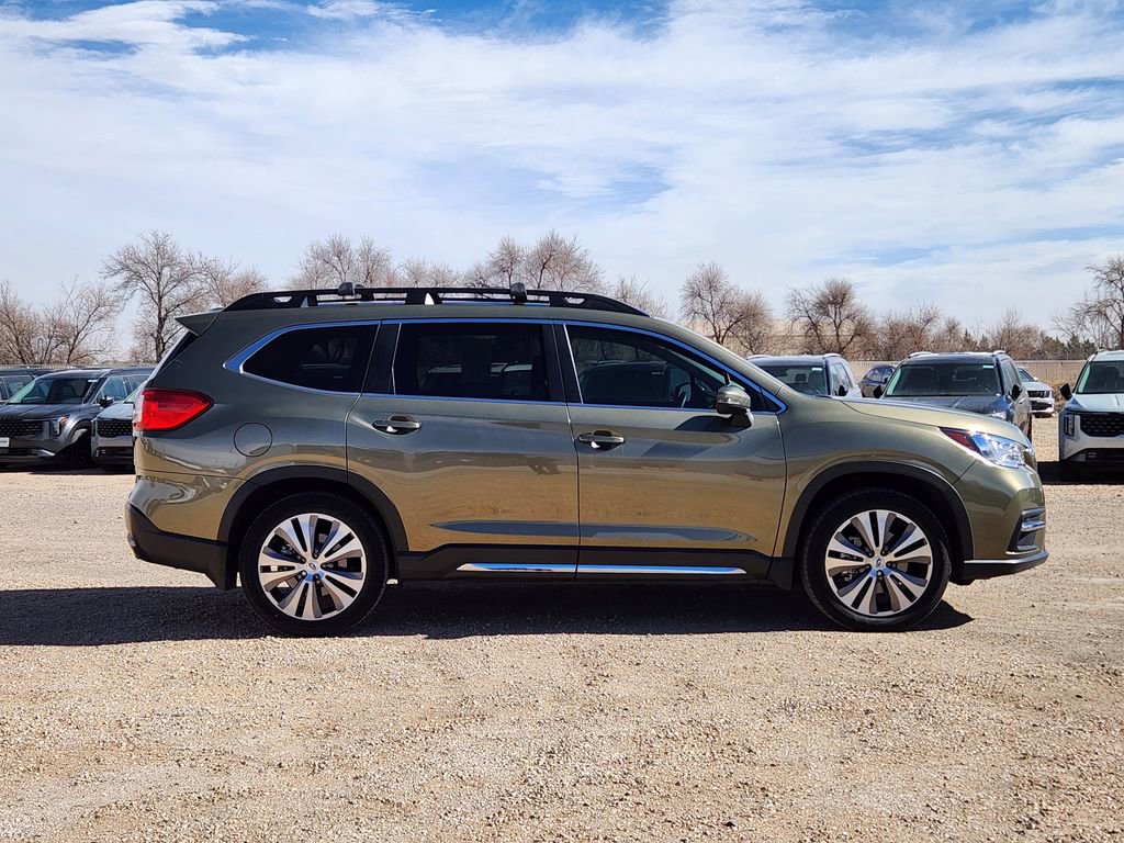 Used 2022 Subaru Ascent Limited w/ Technology Package image 2