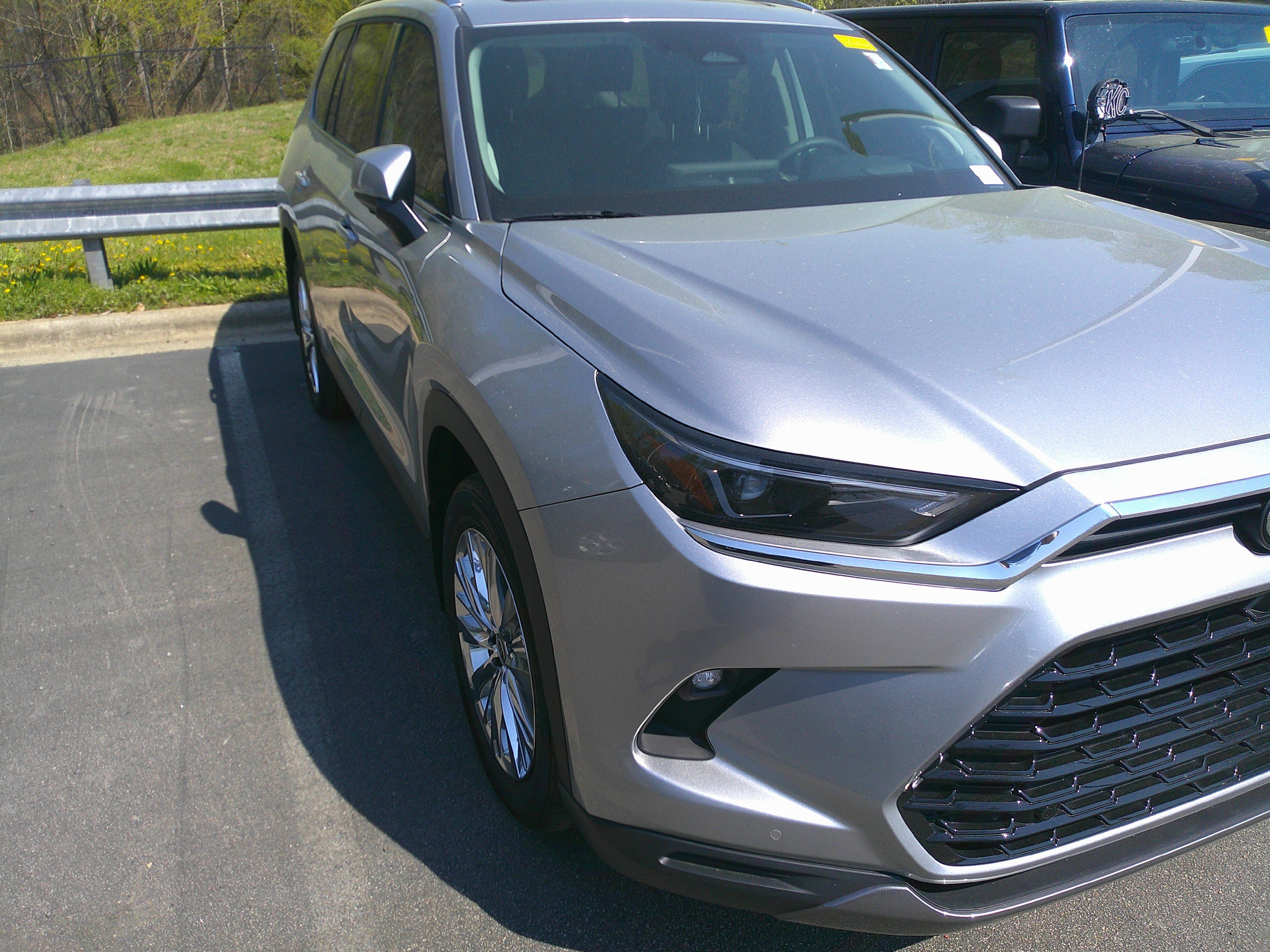 Used 2024 Toyota Grand Highlander Platinum image 3