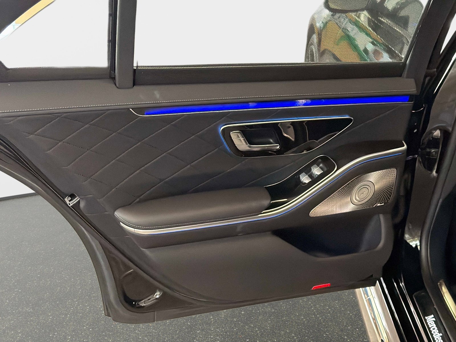 New 2025 Mercedes-Benz S 580 4MATIC Sedan image 7