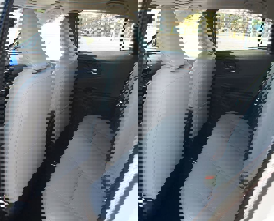 Used 2024 Toyota Prius Limited w/ Limited Premium Package FWD image 15