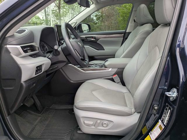 Used 2021 Toyota Highlander Platinum image 22