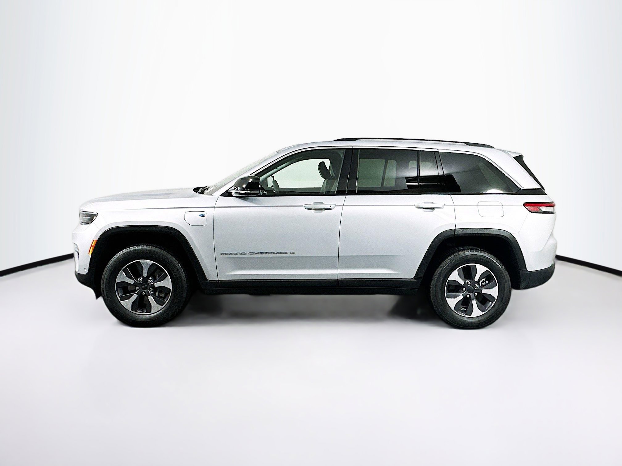 Used 2022 Jeep Grand Cherokee Limited 4xe w/ Luxury Tech Group II image 4