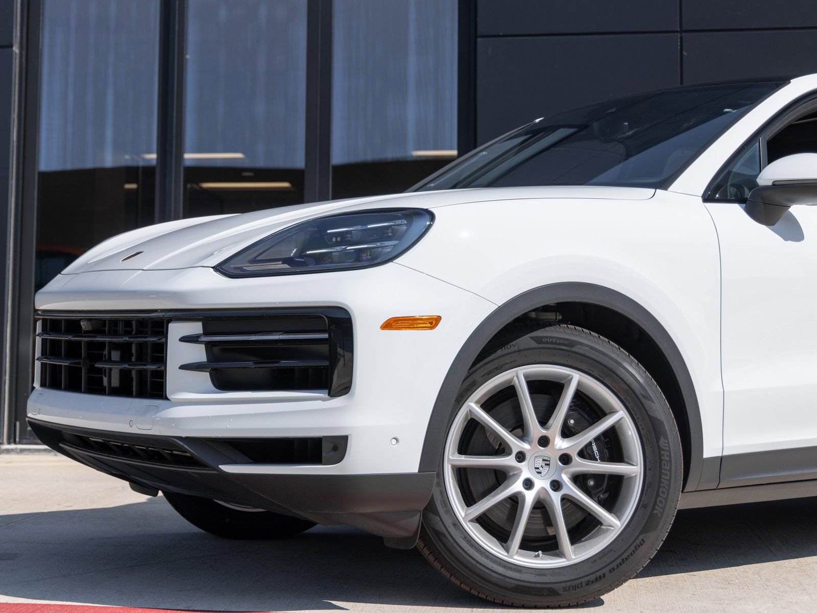 Certified 2025 Porsche Cayenne Coupe image 7