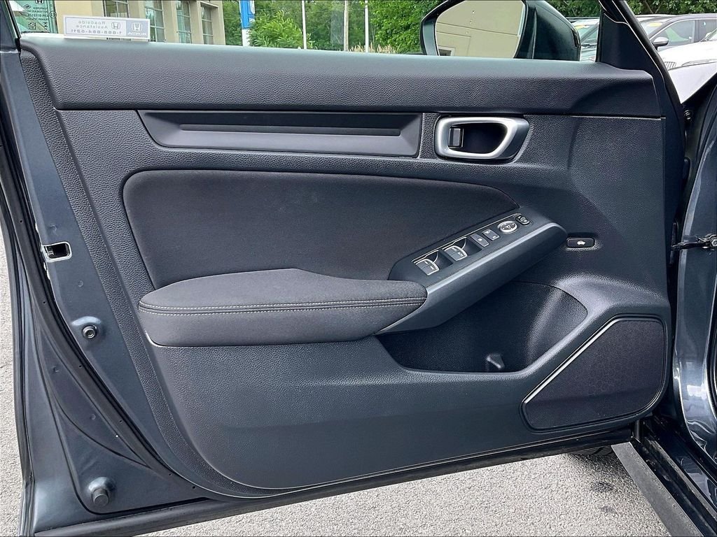Used 2023 Honda Civic Sport image 9