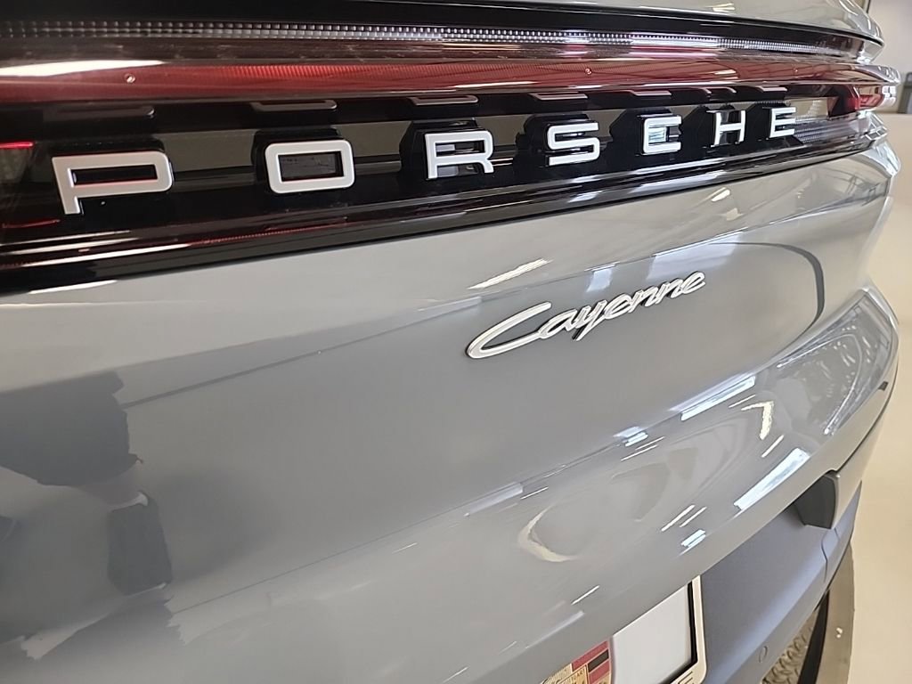 Certified 2025 Porsche Cayenne image 34