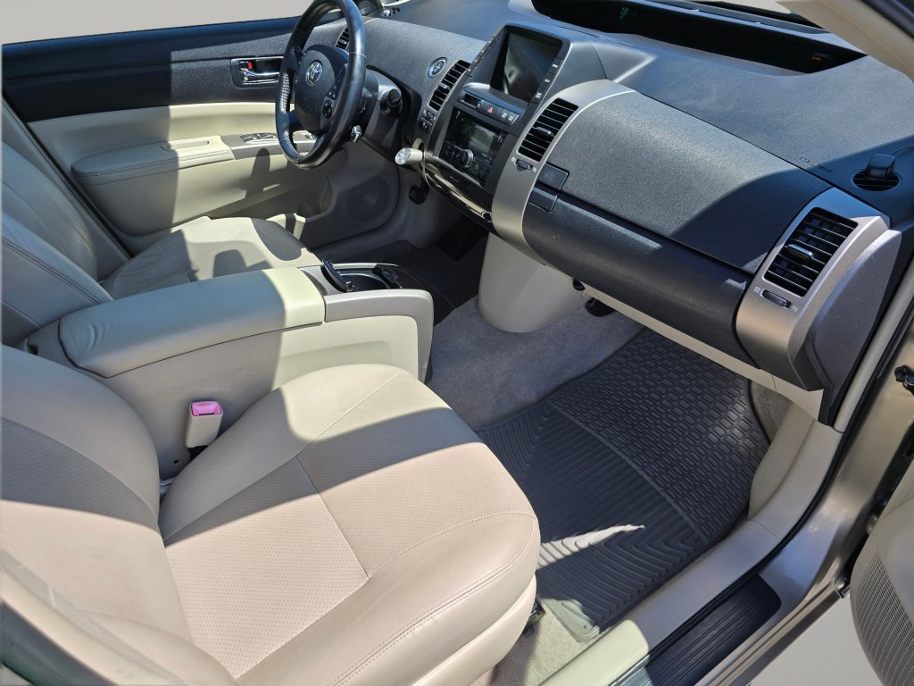 Used 2007 Toyota Prius Touring FWD image 25