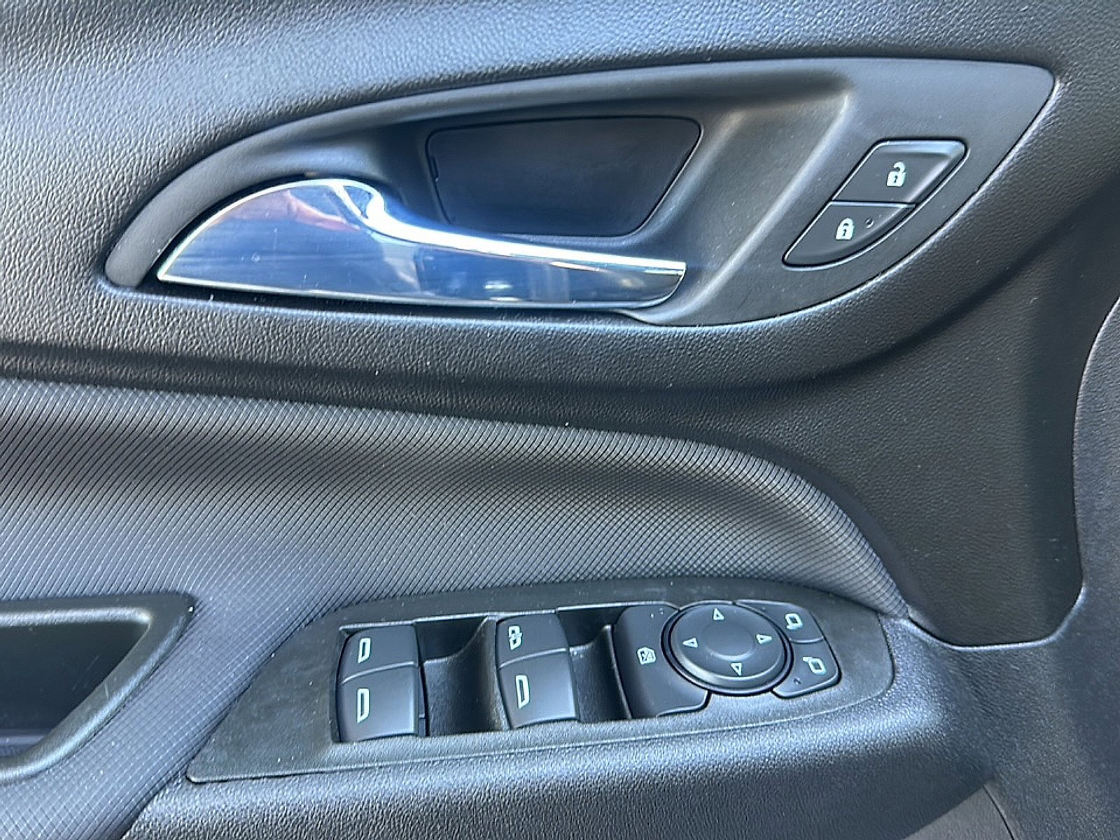 Used 2024 Chevrolet Equinox RS w/ LPO, Cargo Package FWD image 16