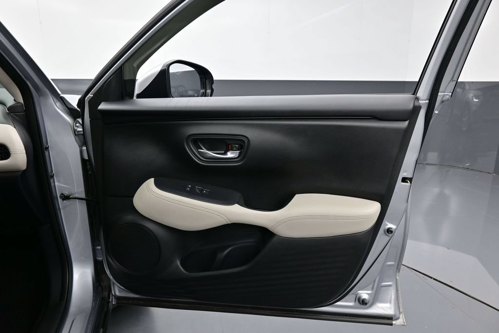 Used 2024 Honda HR-V LX image 33