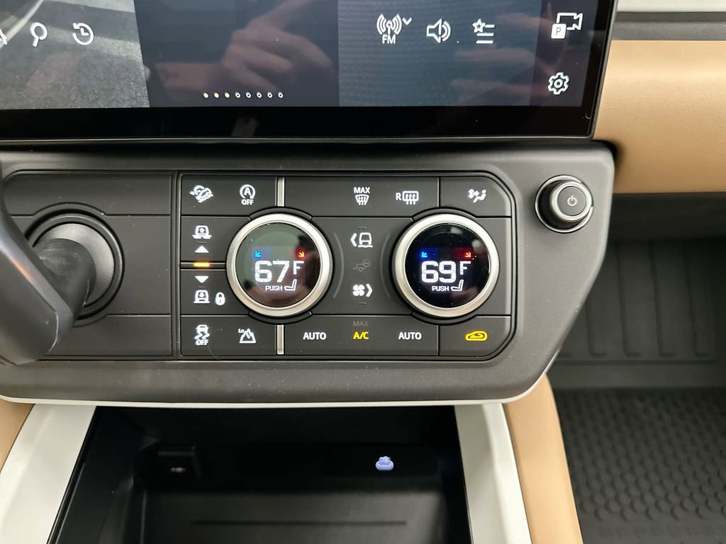 New 2026 Land Rover Defender 110 S AWD/4WD image 21