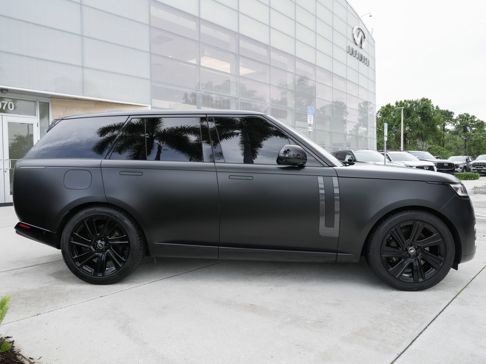 Used 2023 Land Rover Range Rover SE AWD/4WD image 11
