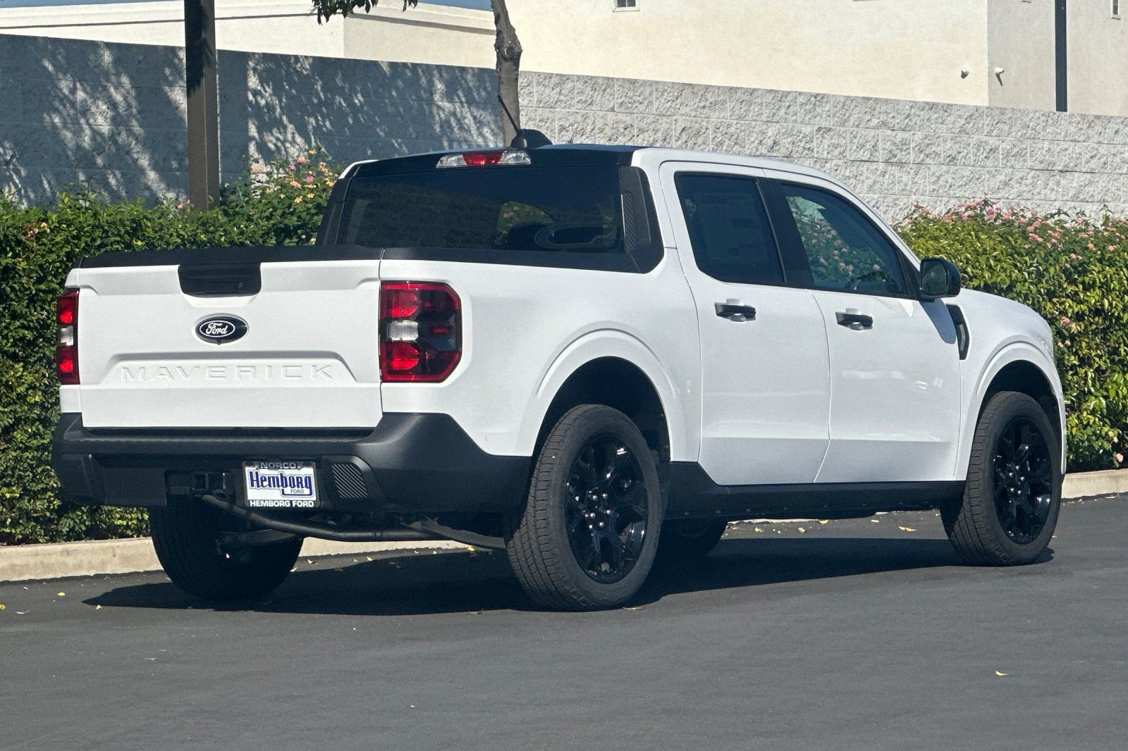 New 2025 Ford Maverick XLT w/ Black Appearance Package image 4