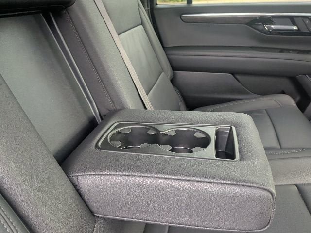 Used 2025 Chevrolet Suburban Z71 AWD/4WD image 20