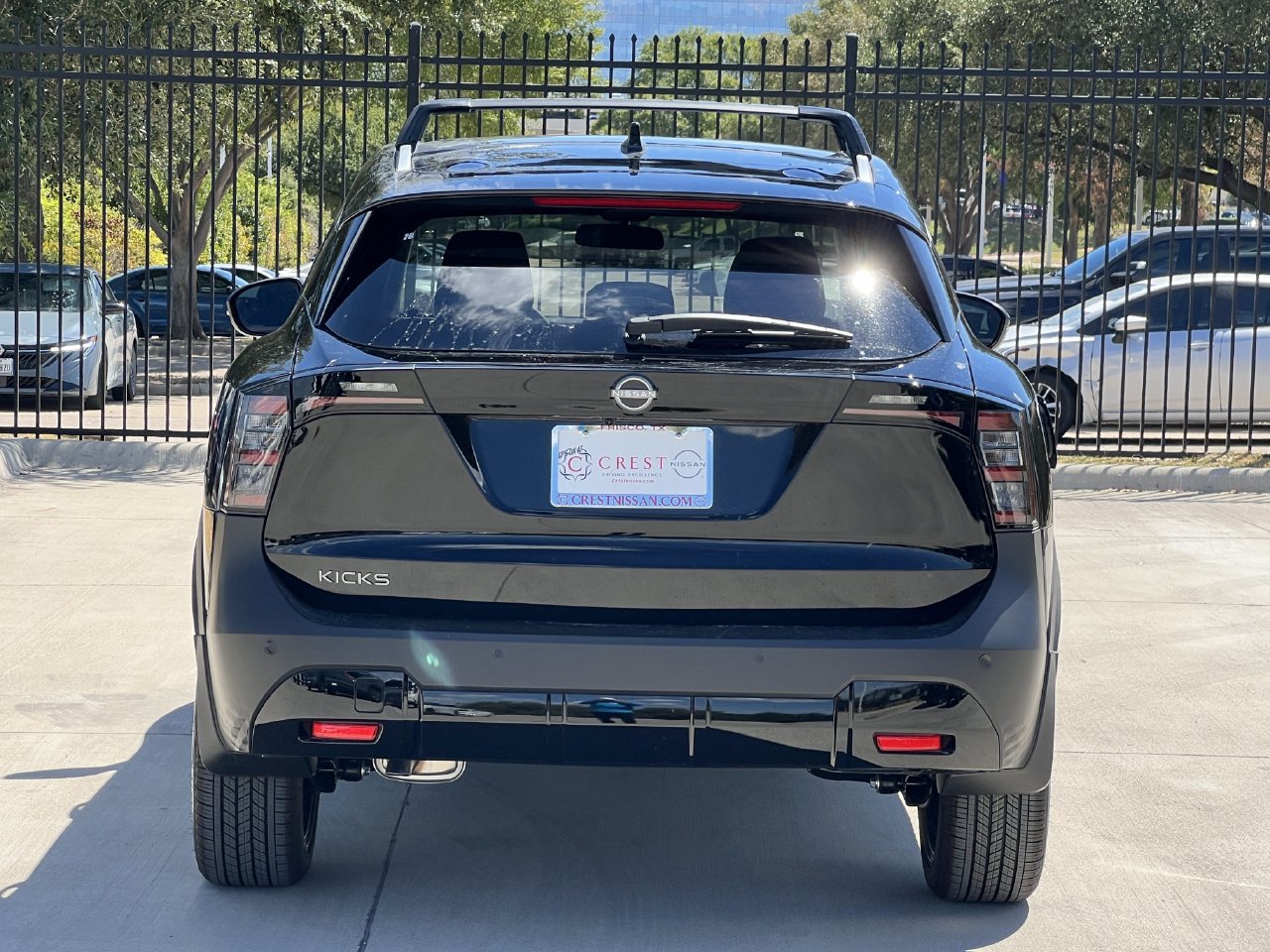 New 2027 Nissan Kicks SR FWD image 5
