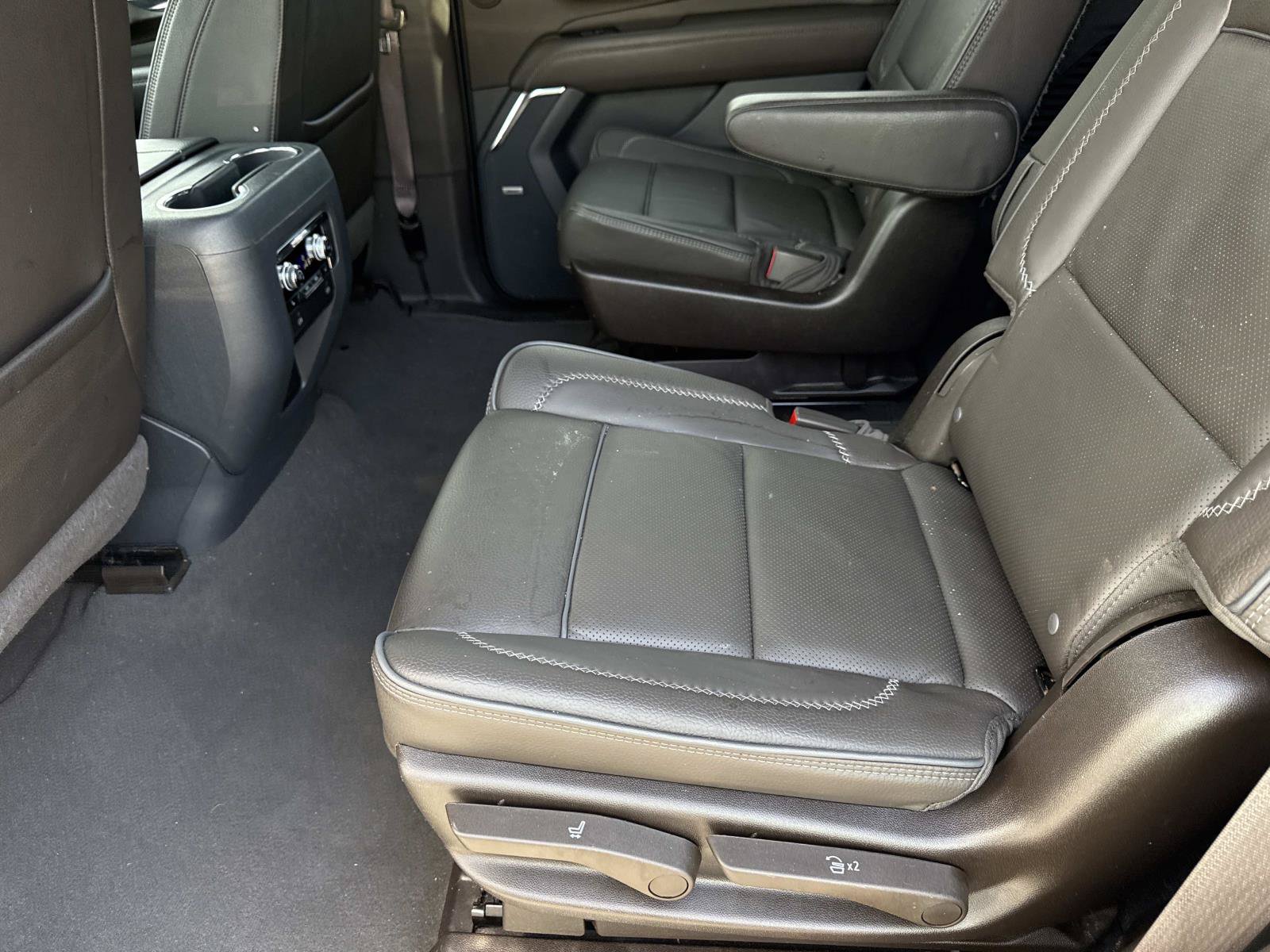 Used 2023 GMC Yukon Denali RWD image 10