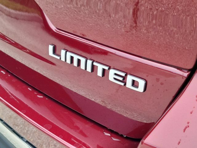 Used 2025 Jeep Grand Cherokee Limited AWD/4WD image 8