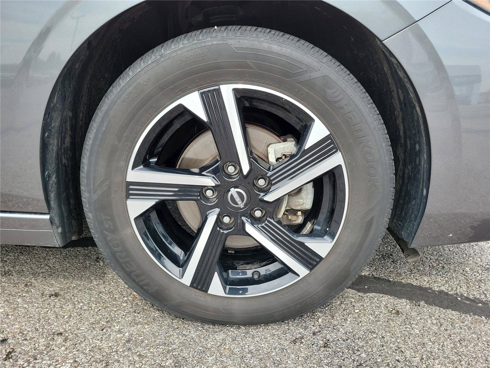 Used 2024 Nissan Sentra SV FWD image 5