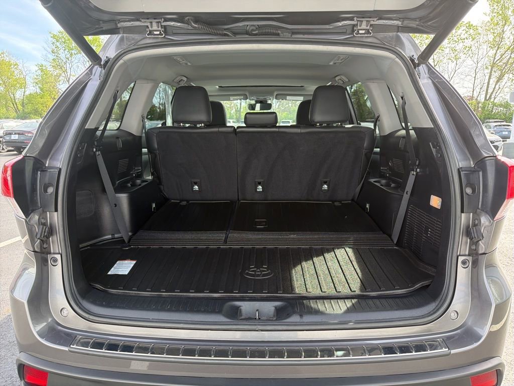 Used 2019 Toyota Highlander XLE AWD/4WD image 21