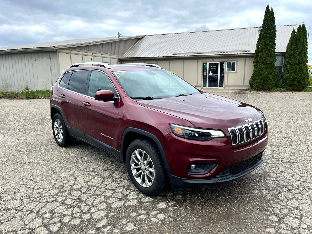 Used 2019 Jeep Cherokee Latitude Plus w/ Cold Weather Group image 7