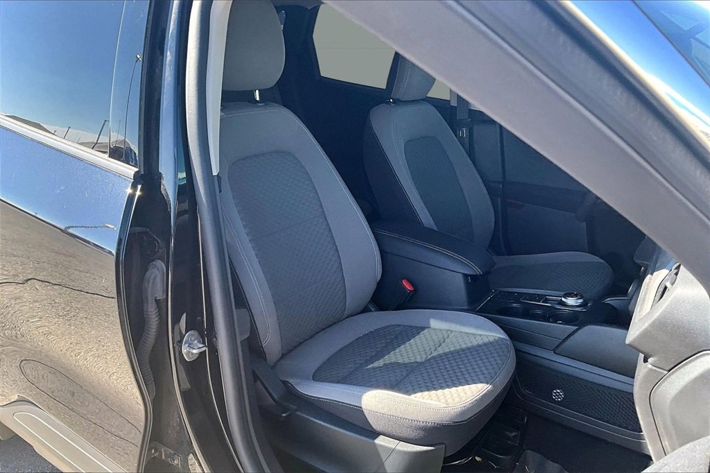 Used 2020 Ford Escape SE image 7