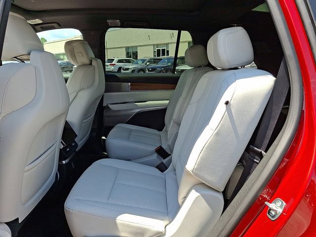 New 2026 Cadillac Vistiq Sport w/ LPO, Floor Liner Package image 5