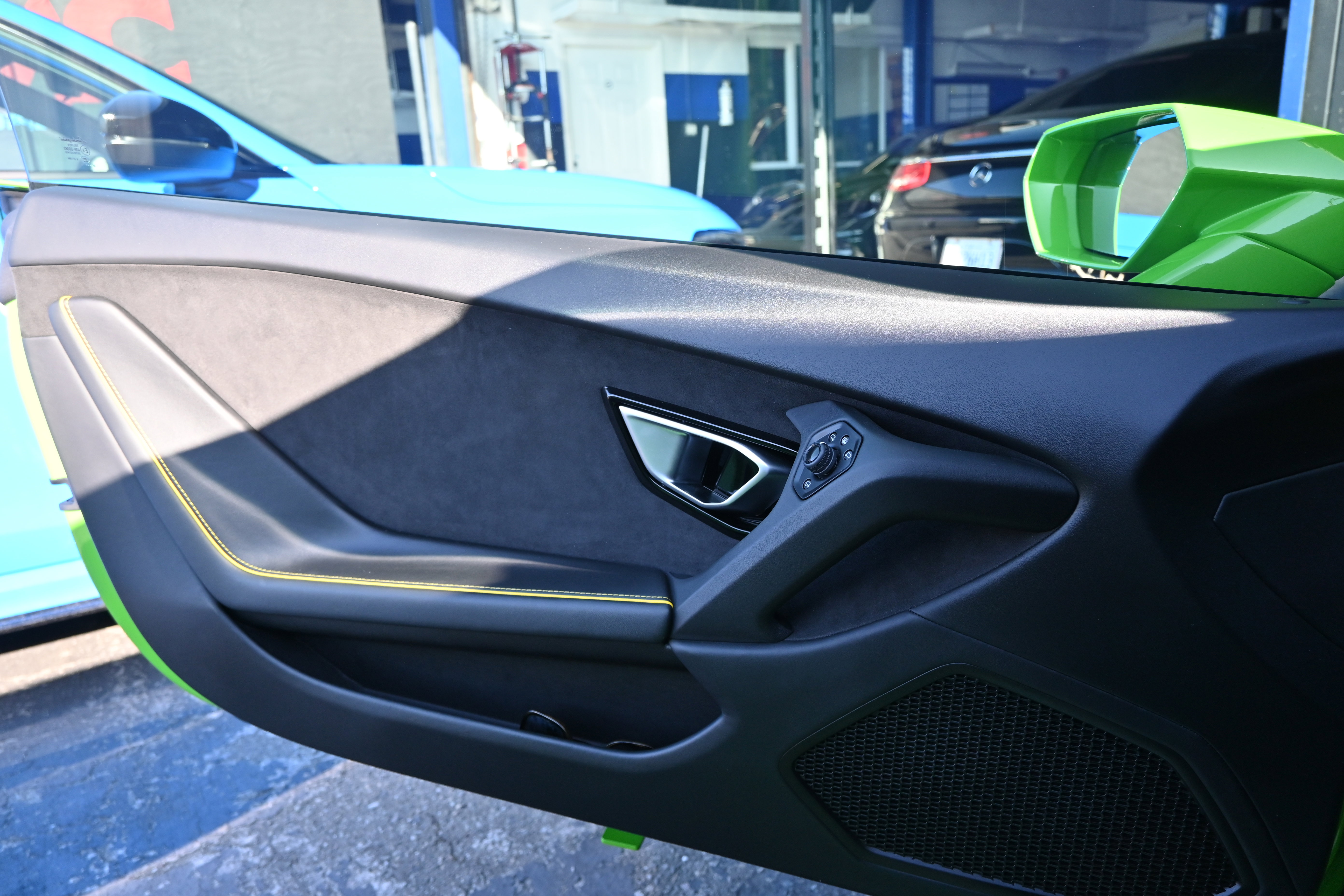 Used 2021 Lamborghini Huracan EVO RWD image 51