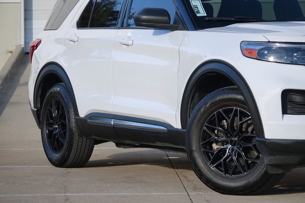 Used 2020 Ford Explorer XLT image 18