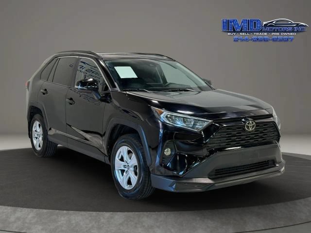 Used 2019 Toyota RAV4 XLE w/ Convenience Package FWD image 4