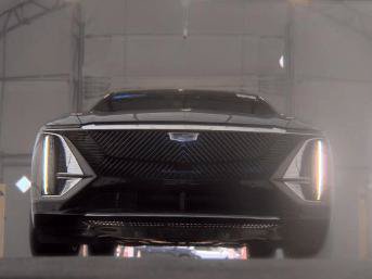 Used 2024 Cadillac Lyriq Tech RWD image 8
