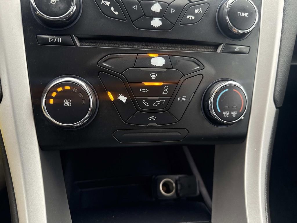 Used 2013 Ford Fusion SE FWD image 25