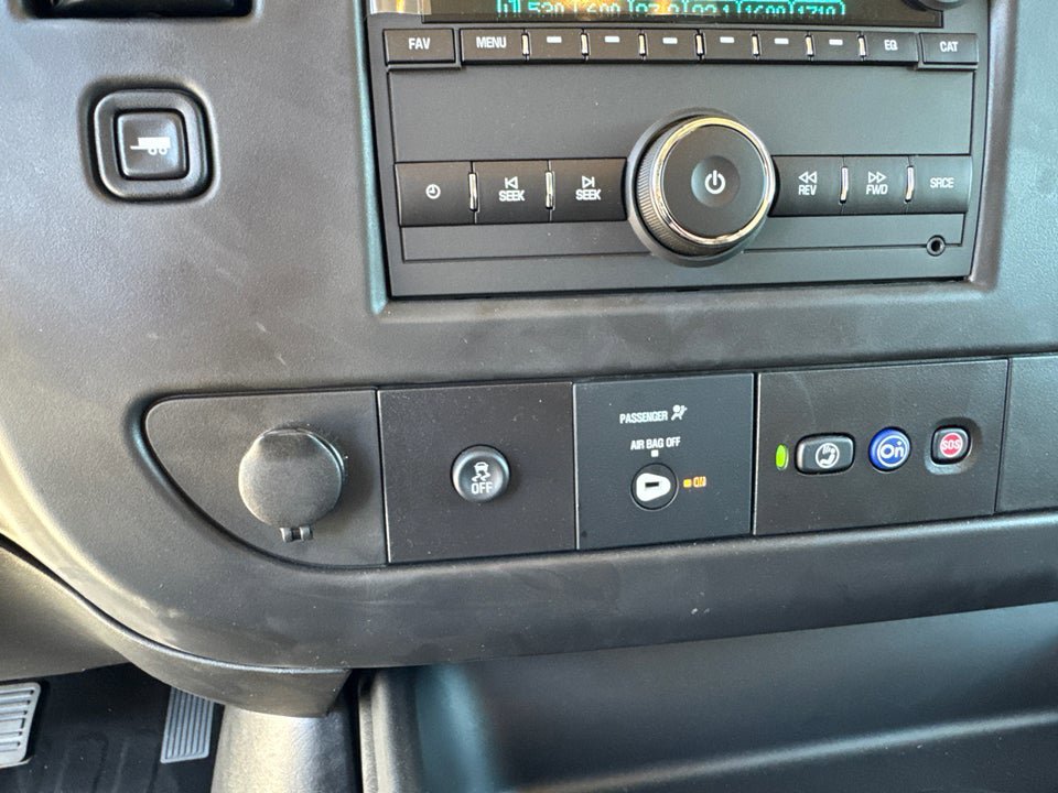 New 2025 GMC Savana 2500 w/ Driver Convenience Package RWD image 34