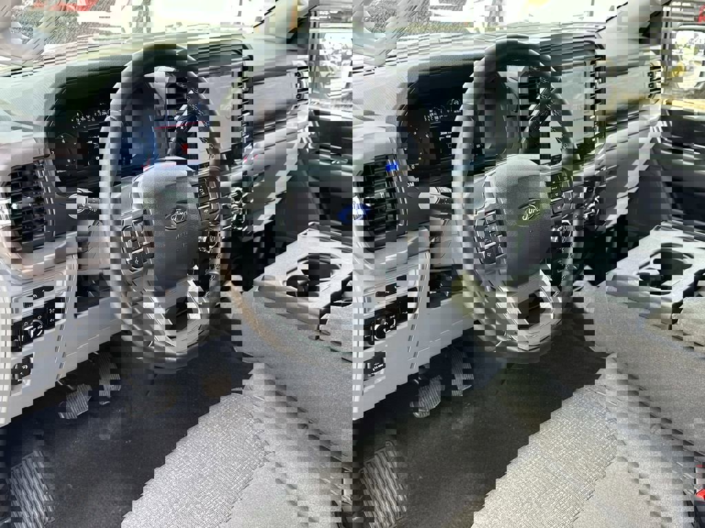 Used 2025 Ford F150 XLT w/ Equipment Group 301A Standard image 18