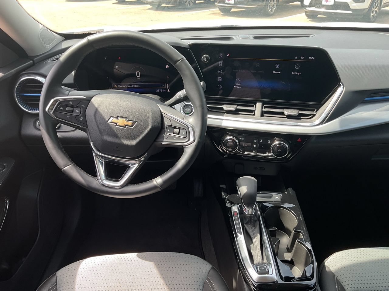 Used 2025 Chevrolet Trax LT w/ LT Convenience Package FWD image 10