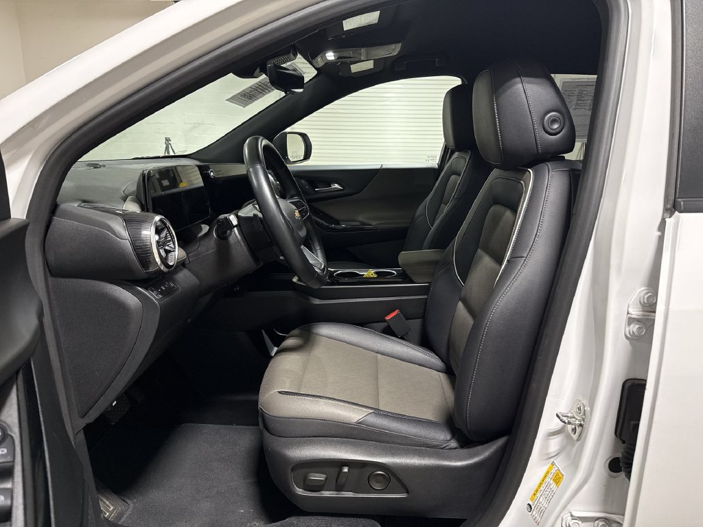 Used 2025 Chevrolet Equinox LT w/ Convenience Package II AWD/4WD image 20