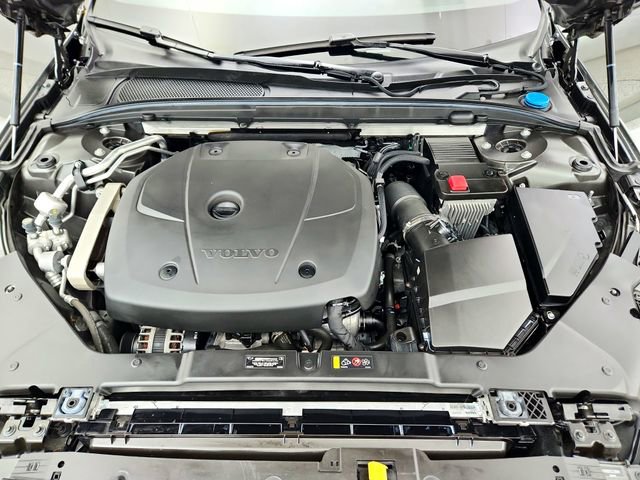 Used 2020 Volvo V60 T5 Momentum w/ Protection Package image 29
