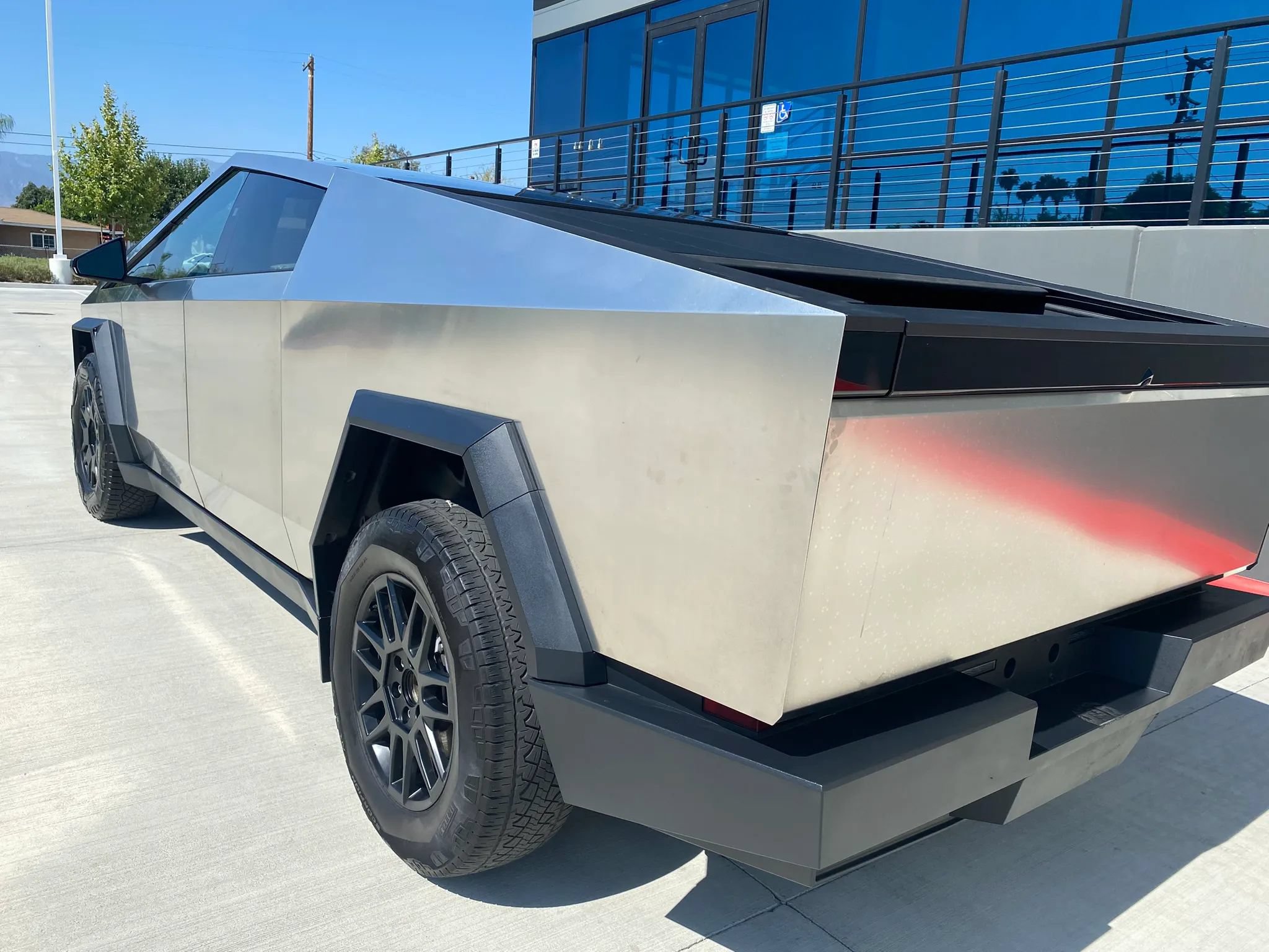 Used 2024 Tesla Cybertruck AWD Crew Cab image 5