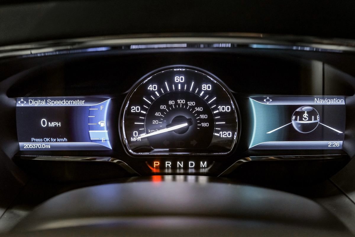 Used 2016 Lincoln Navigator Select image 14