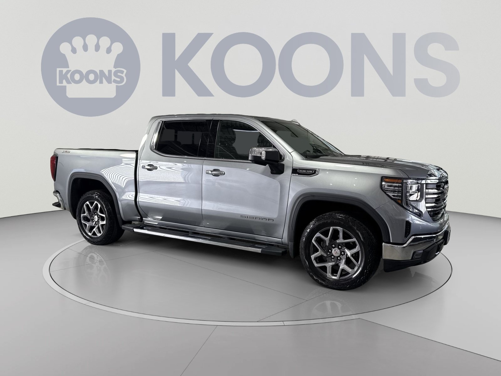 Used 2024 GMC Sierra 1500 SLT AWD/4WD image 2