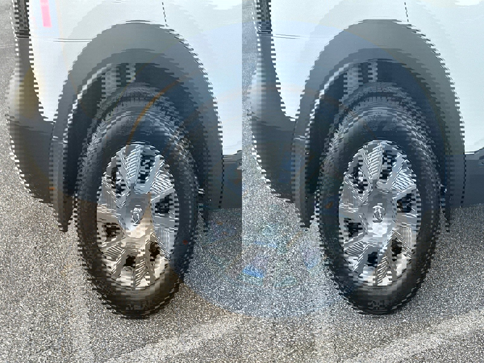 New 2026 Nissan Kicks S image 17