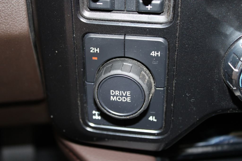 Used 2025 Ford F350 King Ranch w/ FX4 Off-Road Package AWD/4WD image 48