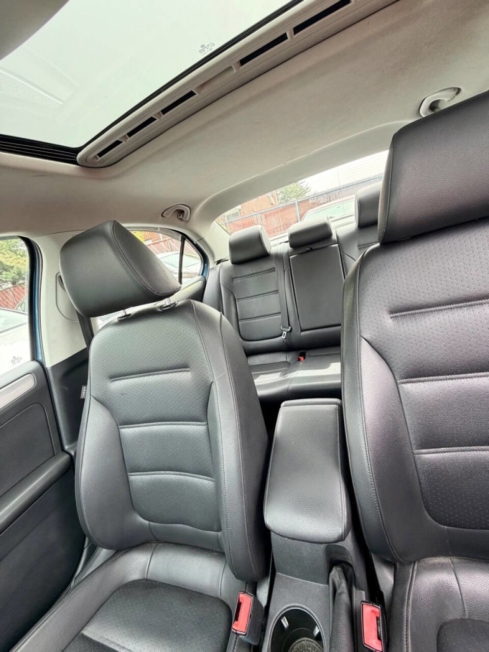 Used 2015 Volkswagen Jetta SE FWD image 10
