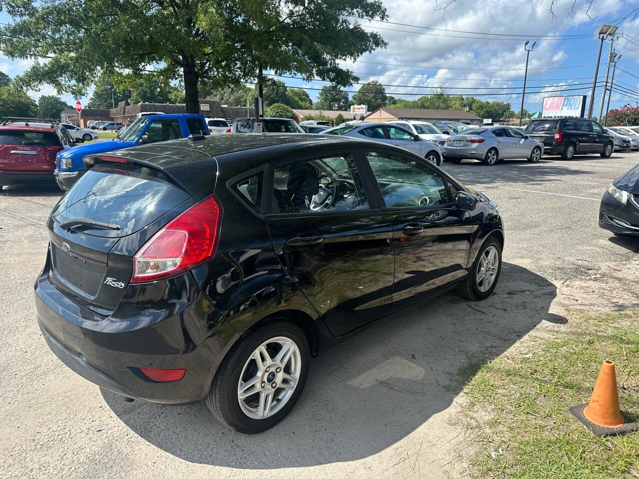 Used 2019 Ford Fiesta SE FWD image 8