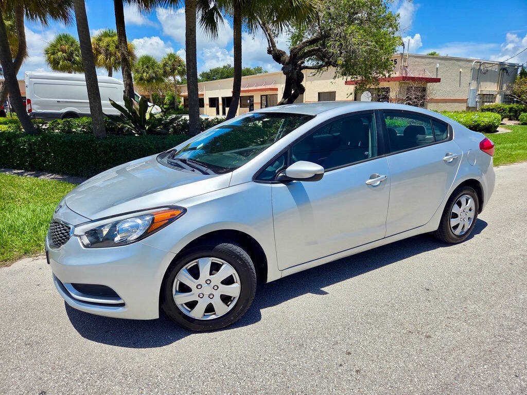 Used 2014 Kia Forte LX FWD image 2