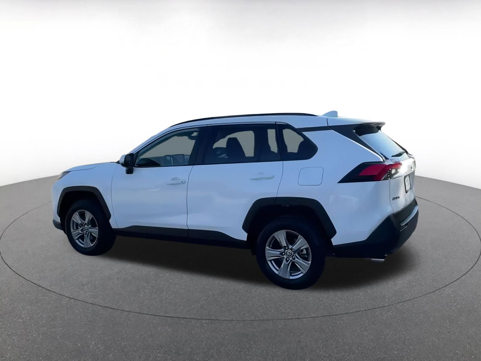 Used 2025 Toyota RAV4 XLE image 9