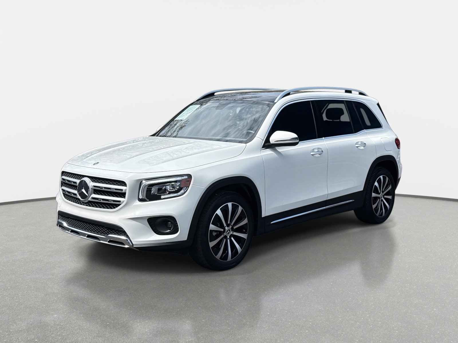 Used 2023 Mercedes-Benz GLB 250 4MATIC w/ Premium Package image 7