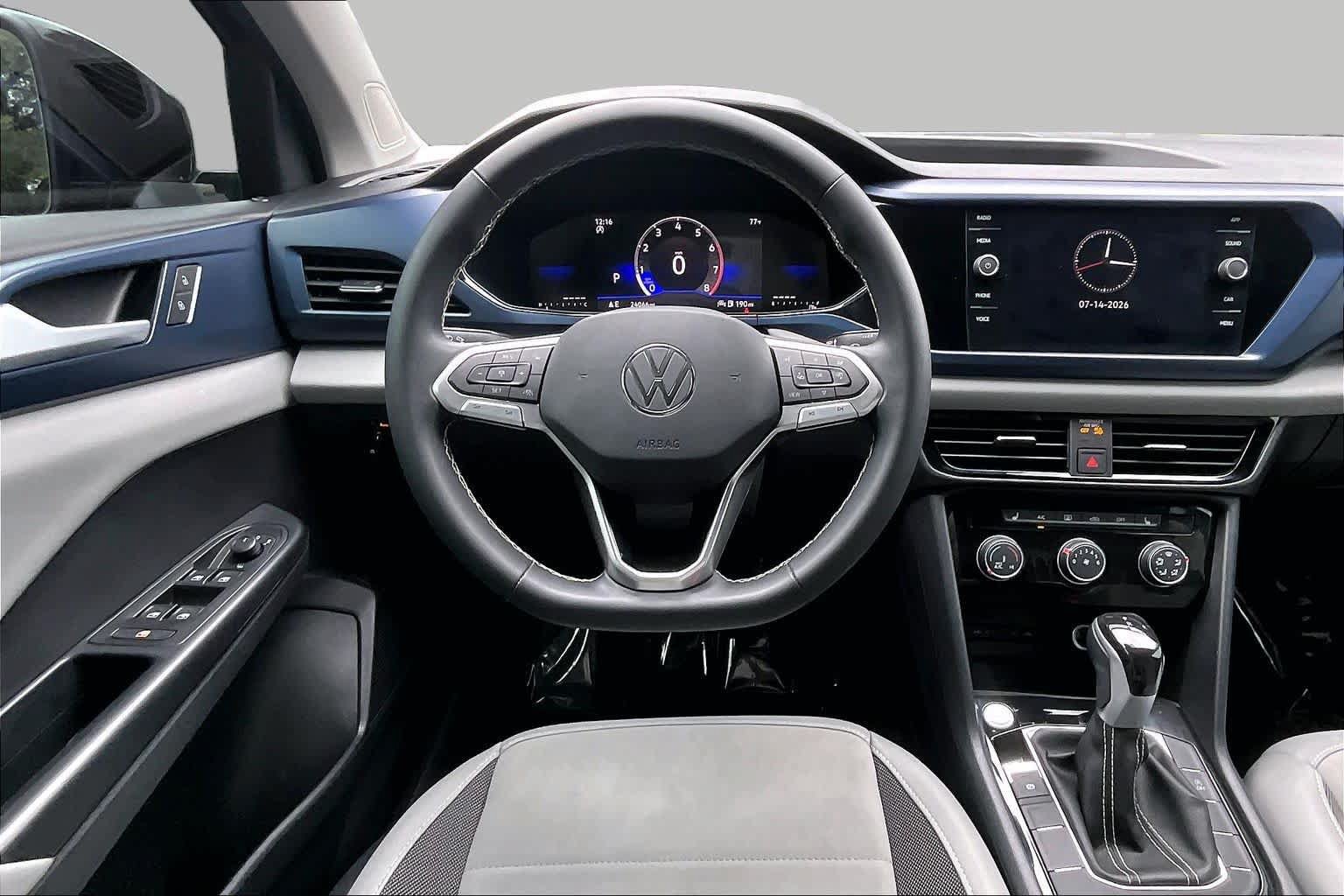 Used 2023 Volkswagen Taos SE FWD image 6