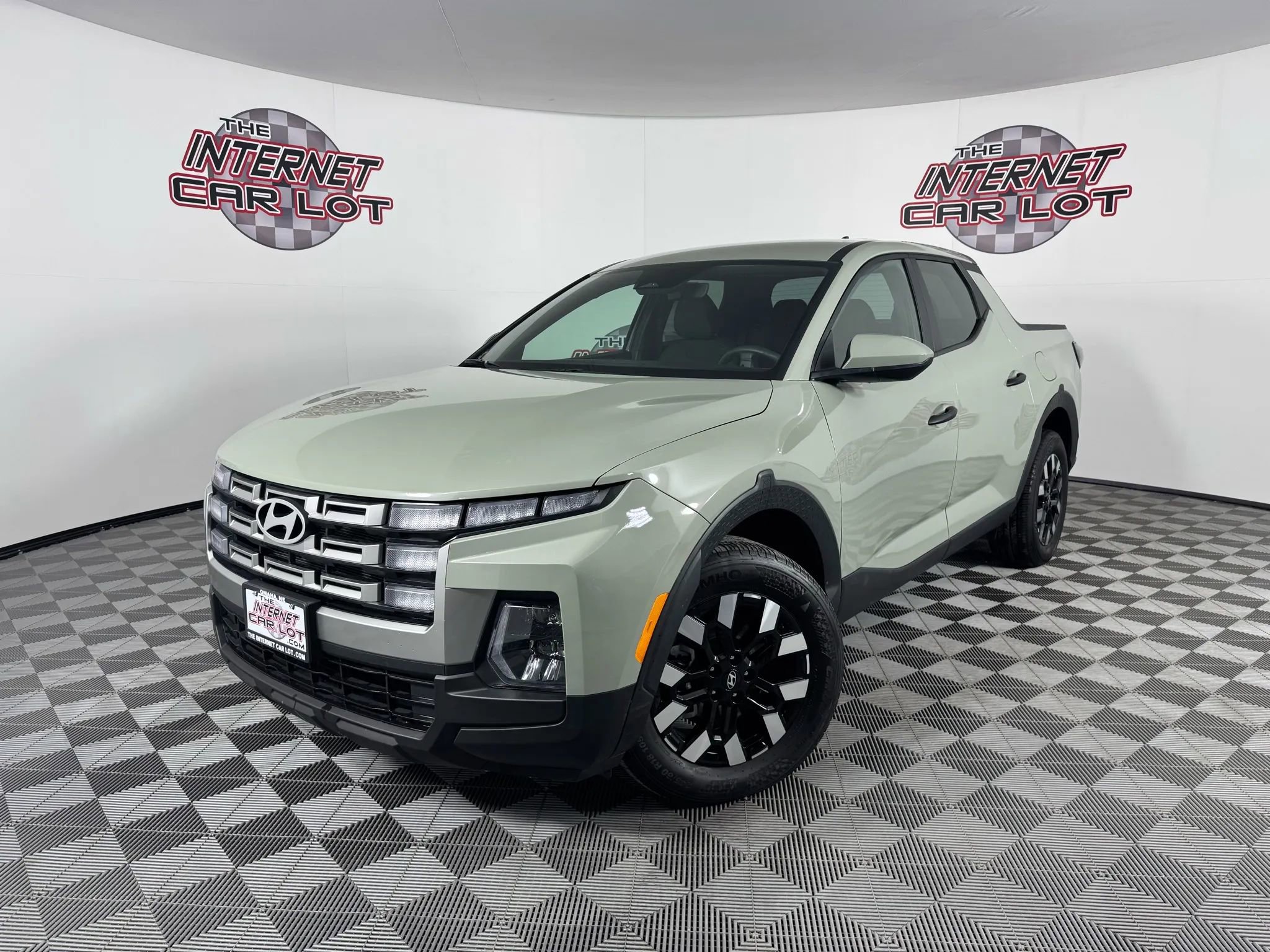 Used 2025 Hyundai Santa Cruz SE AWD/4WD image 1