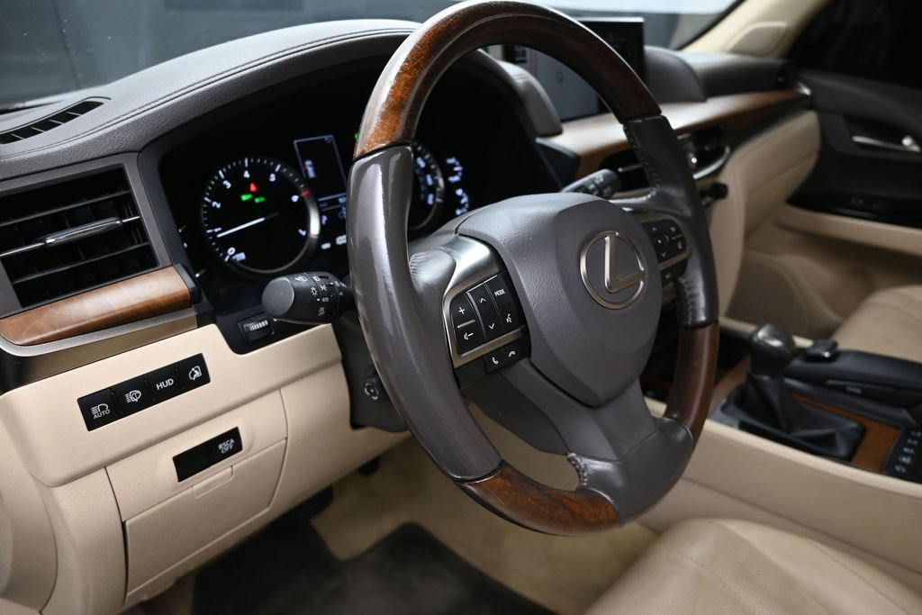 Used 2017 Lexus LX 570 4WD image 12