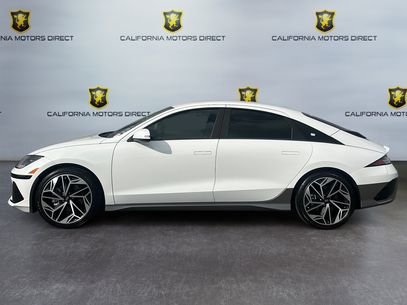 Used 2023 Hyundai Ioniq 6 SEL RWD image 2