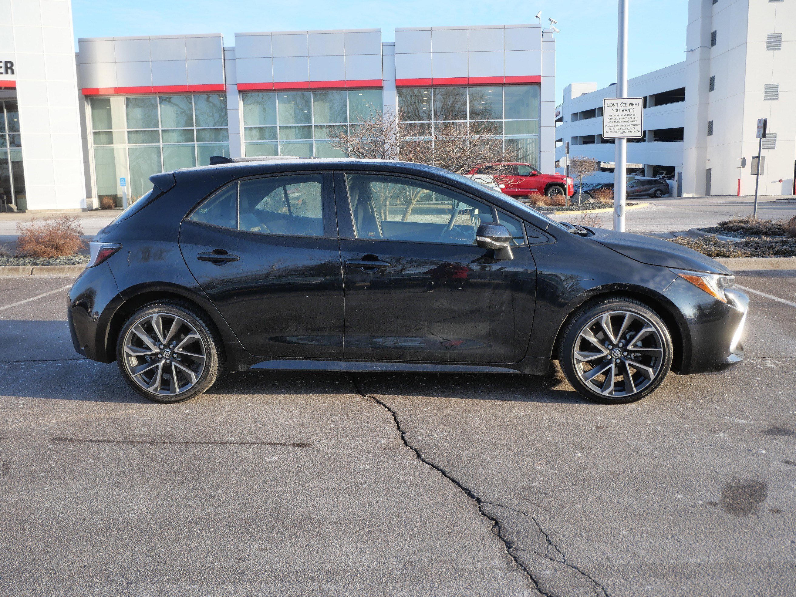 Used 2019 Toyota Corolla XSE image 9